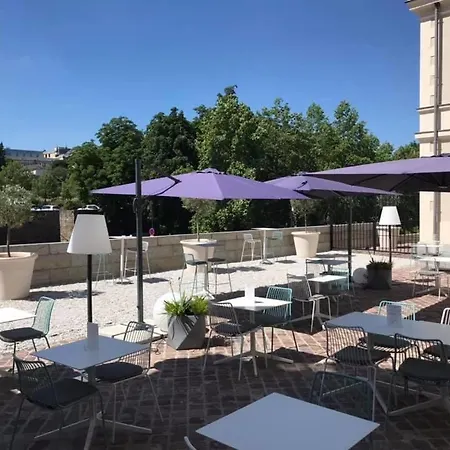 Le Magic & Hotel 4*