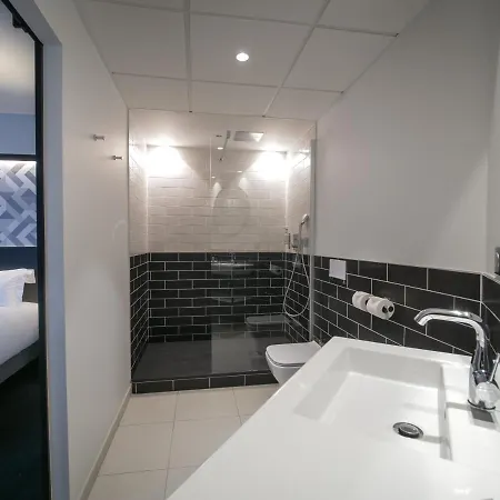 Le Magic & Hotel 4*